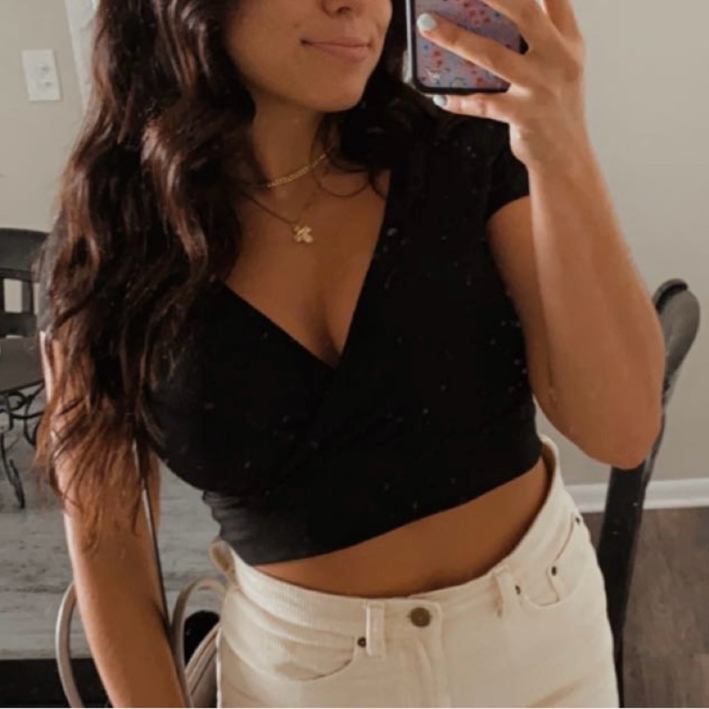 Timing Black Women's Crop Top